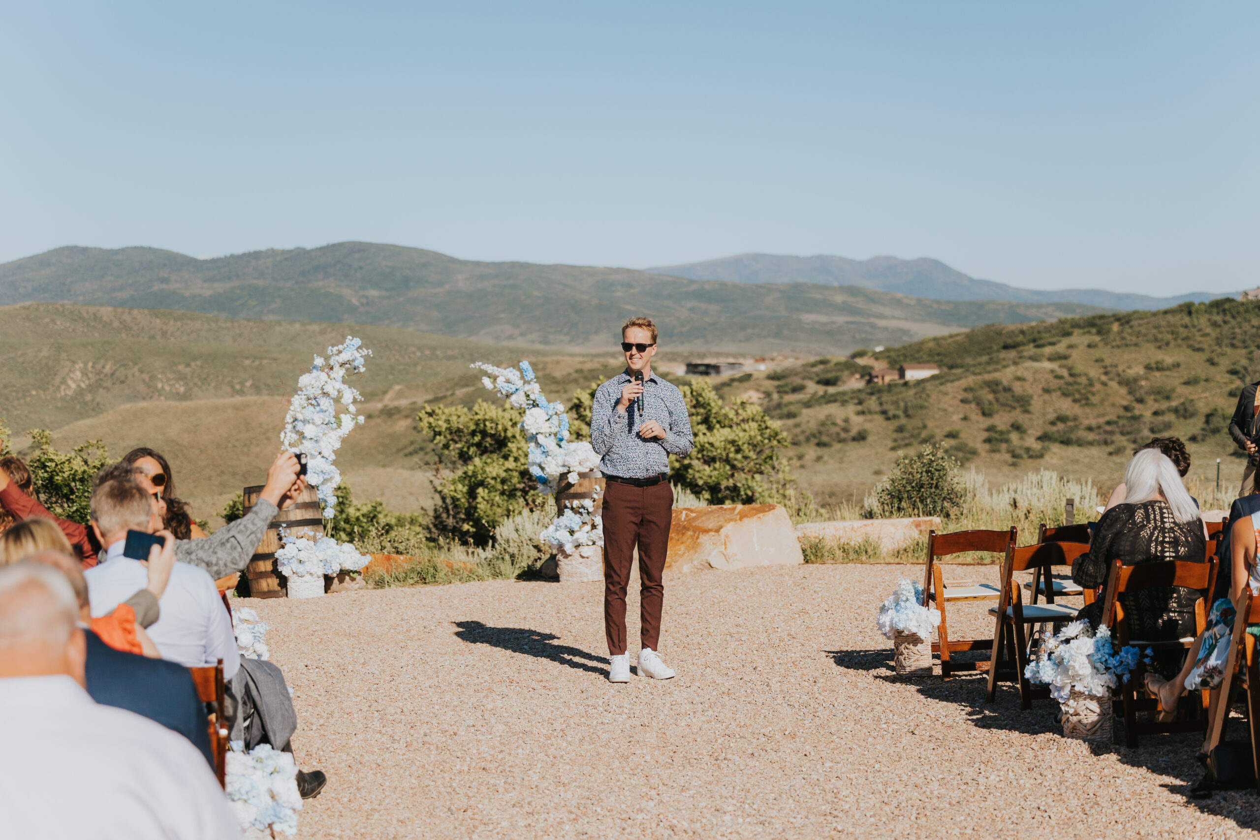 When to Book Your Luxury Wedding DJ in Utah
