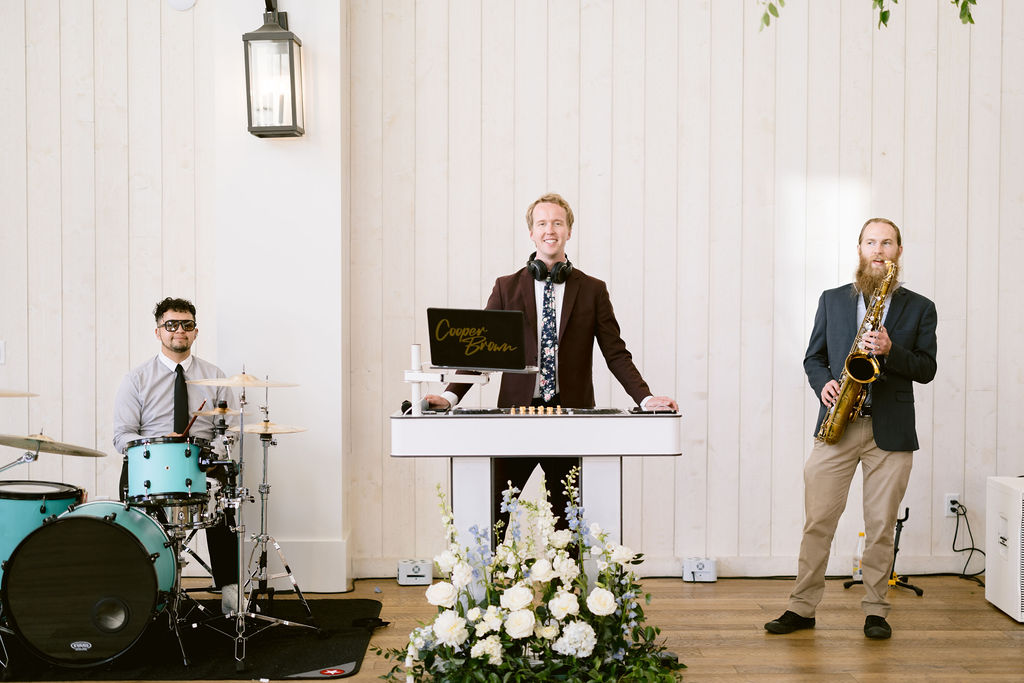 JessieGabe Wedding 881 1 hybrid wedding band vs DJ